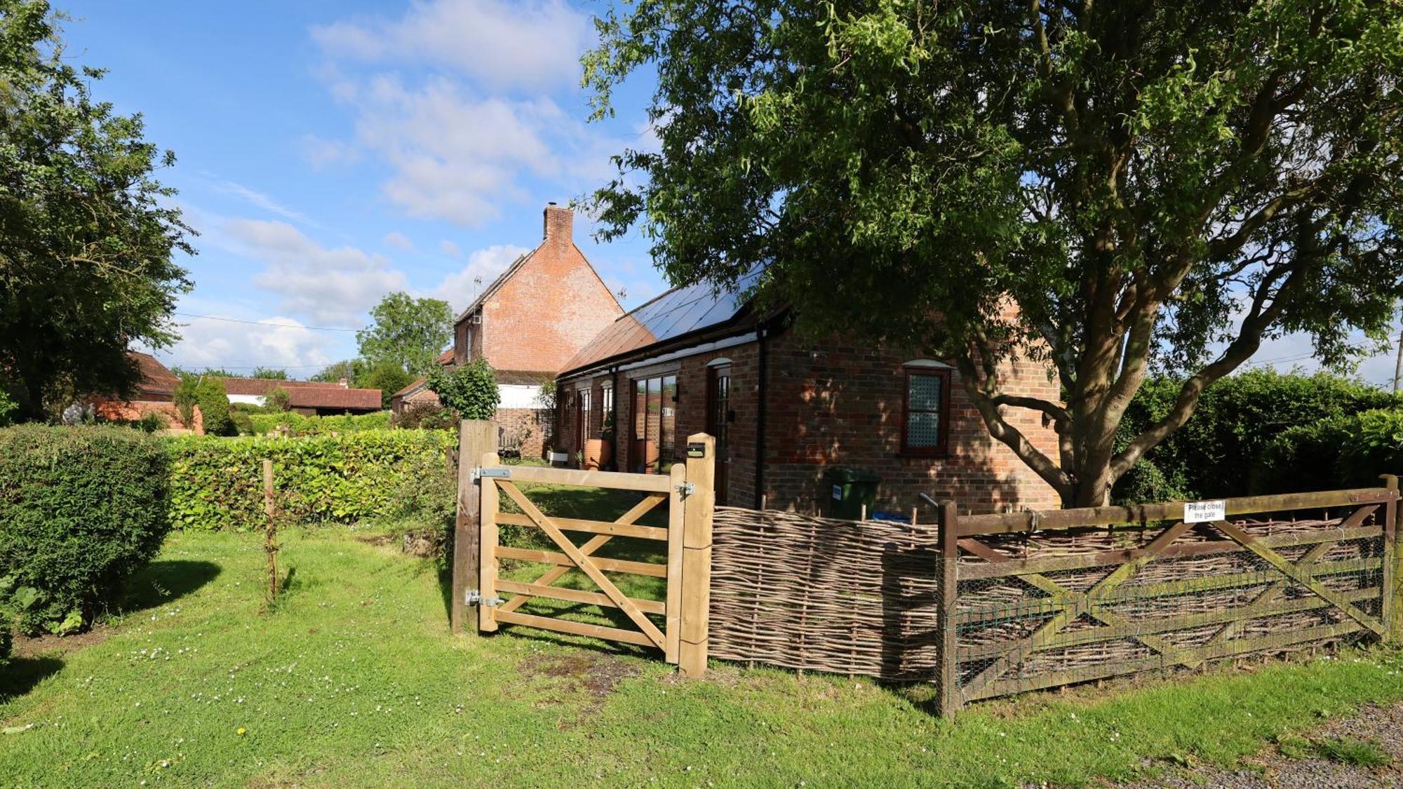 Tranquil And Cosy Cottage On The Somerset Levels Bridgwater Bagian luar foto